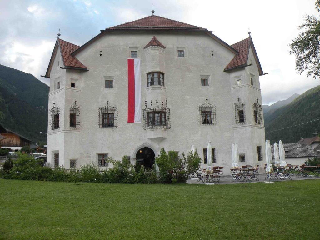 Ansitz Heufler Hotel Rasun di Sopra Exterior foto