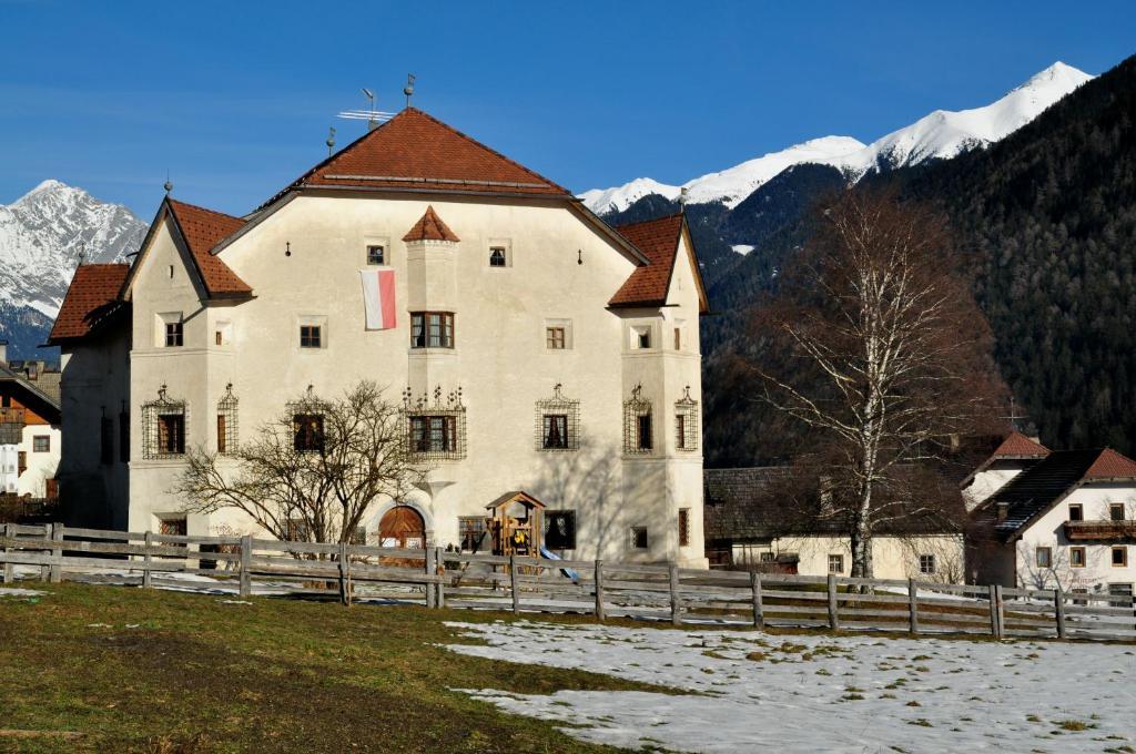 Ansitz Heufler Hotel Rasun di Sopra Exterior foto